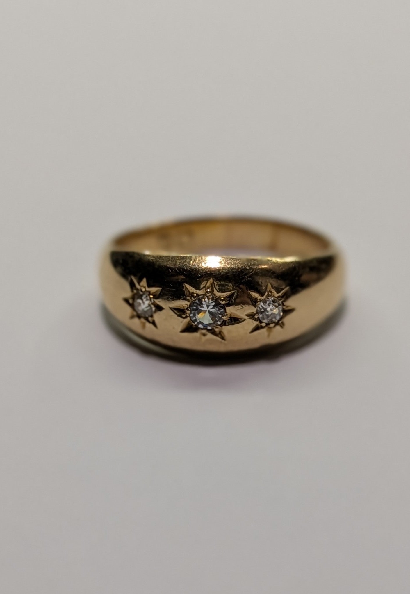 18ct Yellow Gold Diamond Star Band – Size P, 6.31g | Vintage Gypsy Star Ring
