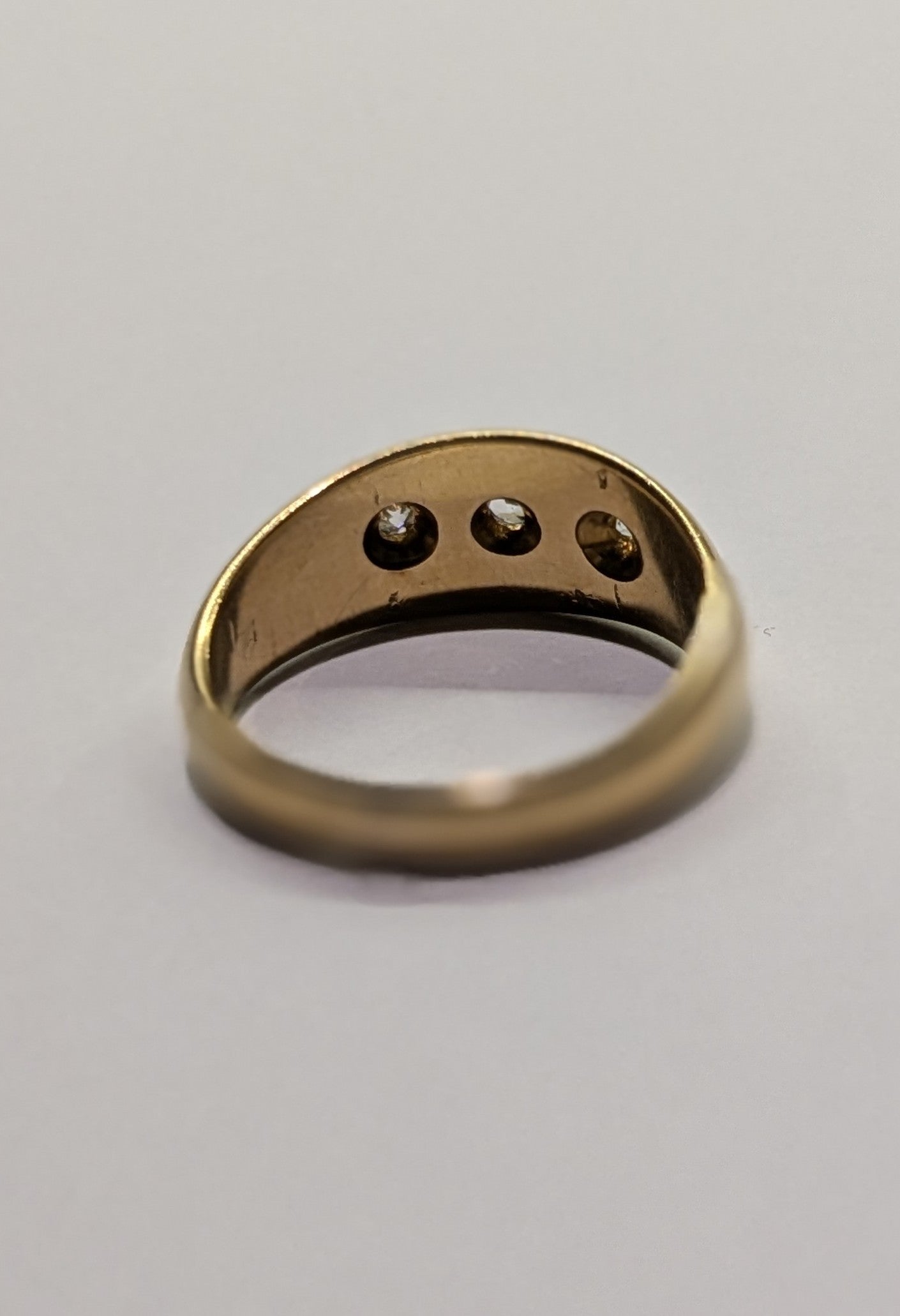 18ct Yellow Gold Diamond Star Band – Size P, 6.31g | Vintage Gypsy Star Ring