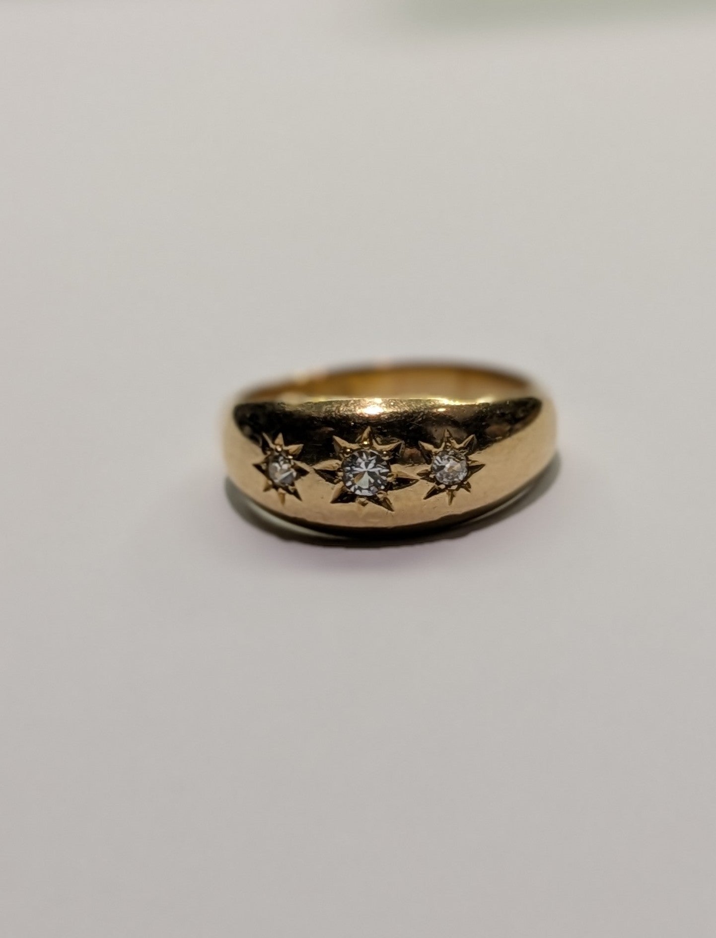 18ct Yellow Gold Diamond Star Band – Size P, 6.31g | Vintage Gypsy Star Ring