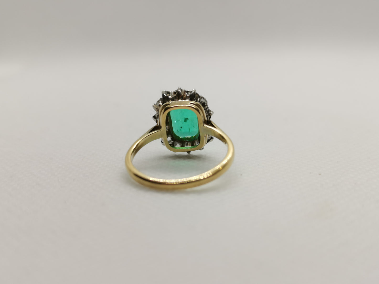 Elegant 18ct Yellow Gold Emerald Diamond Ring – Size N½, 4.88g