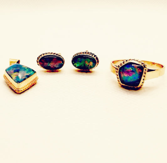 Stunning 9ct Solid Gold Australian Opal Jewellery Set – Ring, Pendant &amp; Stud Earrings (7.06g, Ring Size R½)