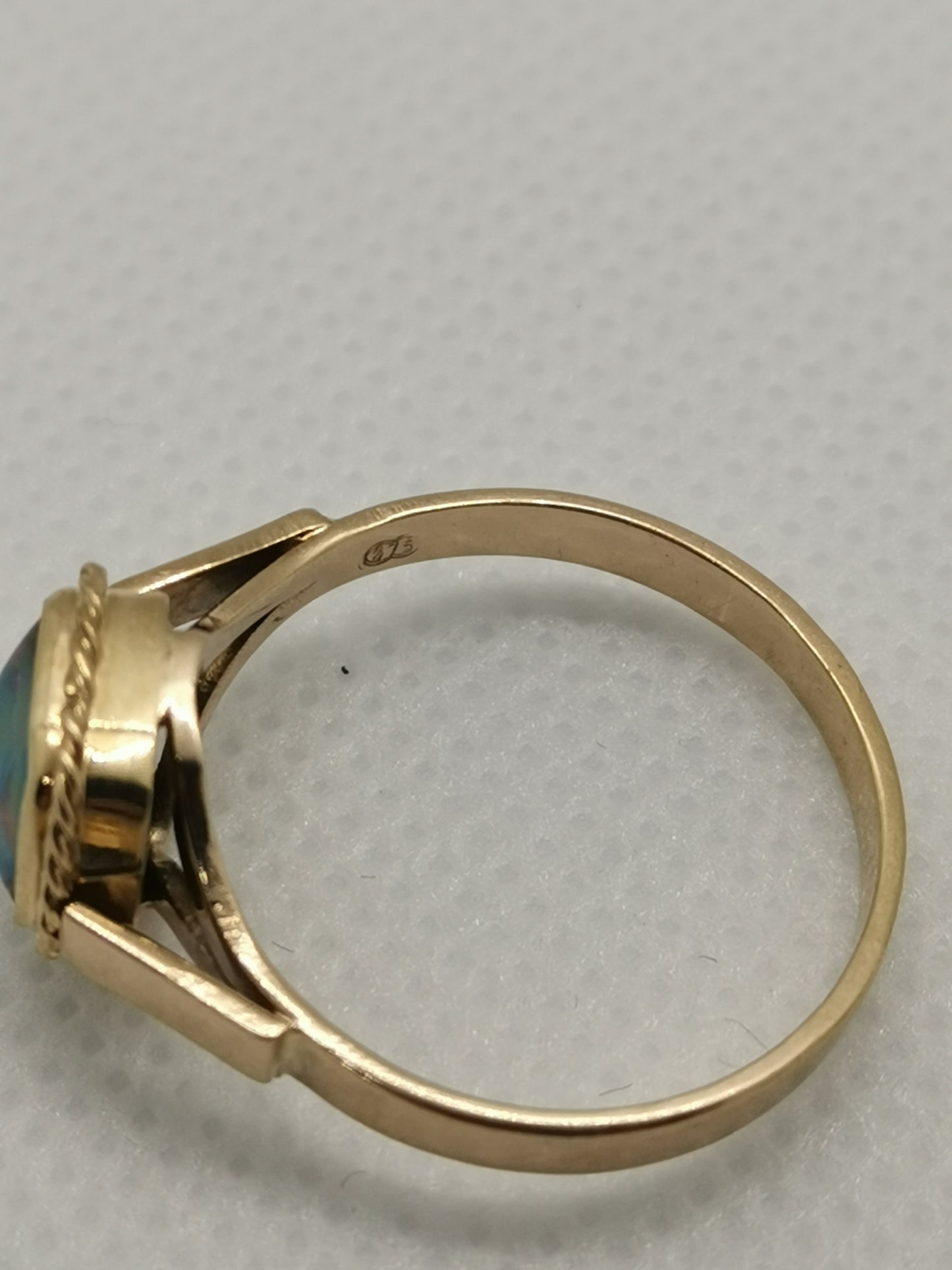 Stunning 9ct Solid Gold Australian Opal Jewellery Set – Ring, Pendant &amp; Stud Earrings (7.06g, Ring Size R½)