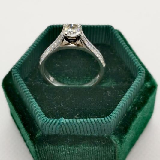 Exquisite 18ct White Gold Diamond Engagement Ring – Size O½, 5.00g