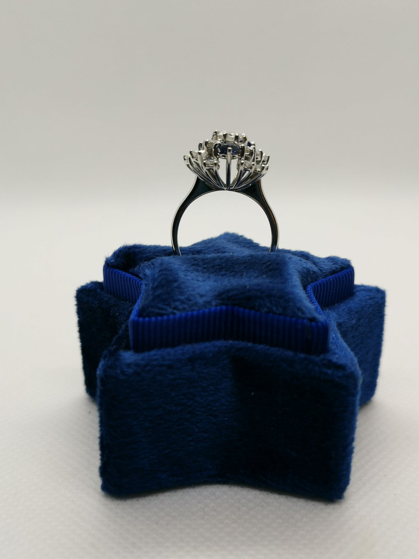 High-Quality 18k White Gold Diamond & Sapphire Ring – Size L, 4.70g