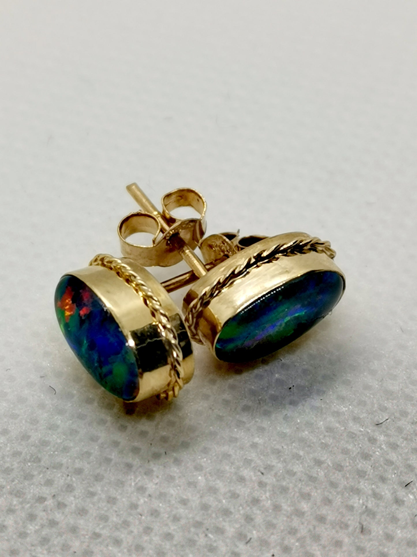 Stunning 9ct Solid Gold Australian Opal Jewellery Set – Ring, Pendant &amp; Stud Earrings (7.06g, Ring Size R½)