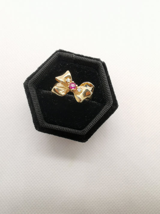 Charming 9k Yellow Gold Ruby & Diamond Ribbon Bow Ring – Size M½, 4.35g