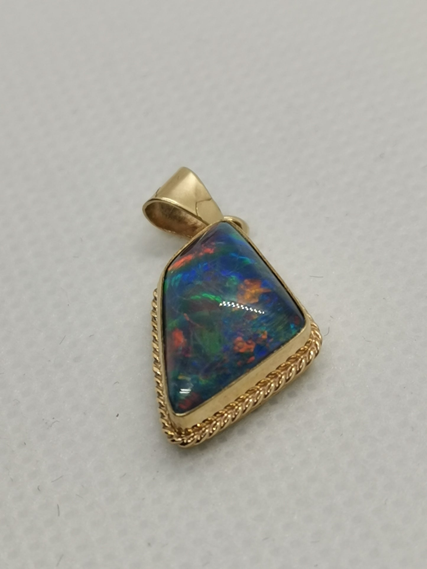 Stunning 9ct Solid Gold Australian Opal Jewellery Set – Ring, Pendant &amp; Stud Earrings (7.06g, Ring Size R½)