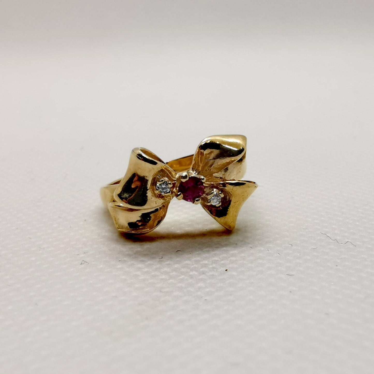 Charming 9k Yellow Gold Ruby & Diamond Ribbon Bow Ring – Size M½, 4.35g