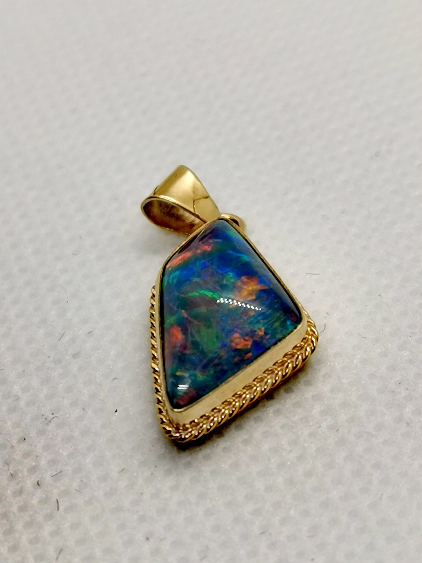 Stunning 9ct Solid Gold Australian Opal Jewellery Set – Ring, Pendant &amp; Stud Earrings (7.06g, Ring Size R½)