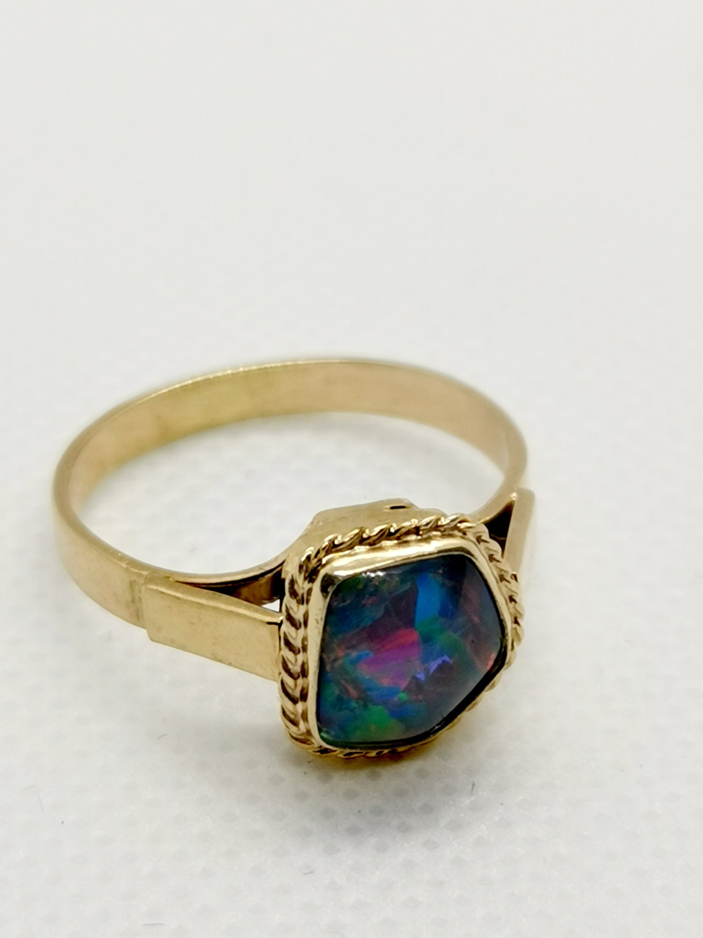 Stunning 9ct Solid Gold Australian Opal Jewellery Set – Ring, Pendant &amp; Stud Earrings (7.06g, Ring Size R½)