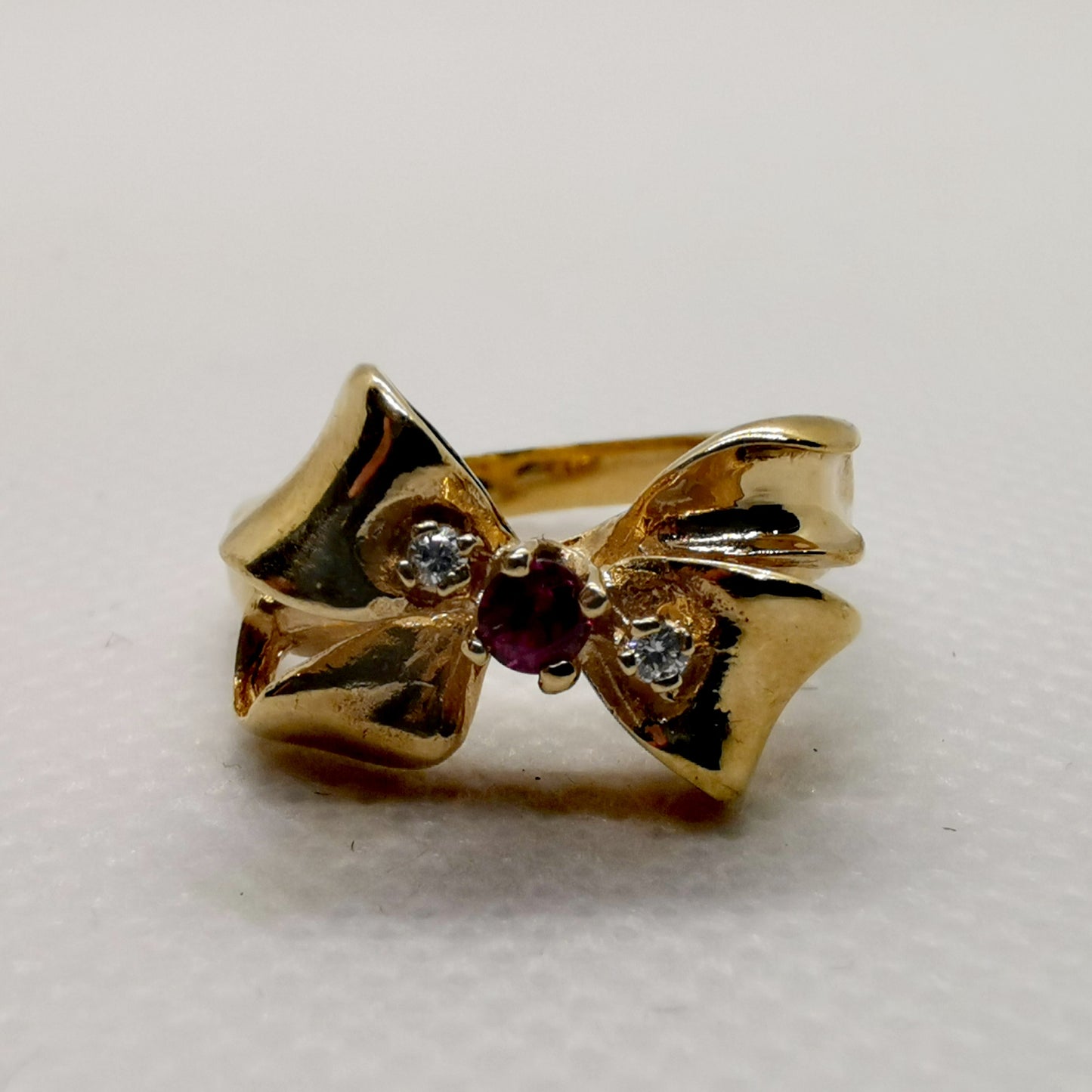 Charming 9k Yellow Gold Ruby & Diamond Ribbon Bow Ring – Size M½, 4.35g