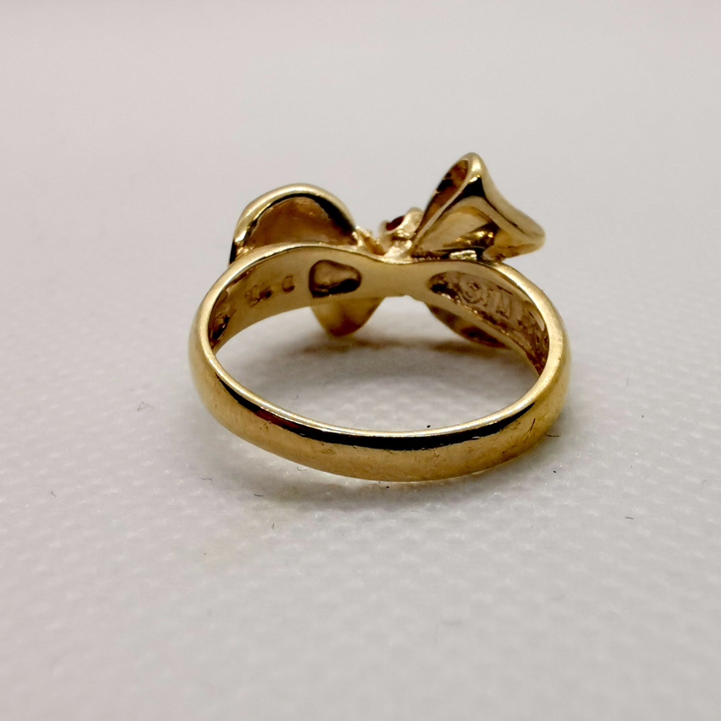 Charming 9k Yellow Gold Ruby & Diamond Ribbon Bow Ring – Size M½, 4.35g